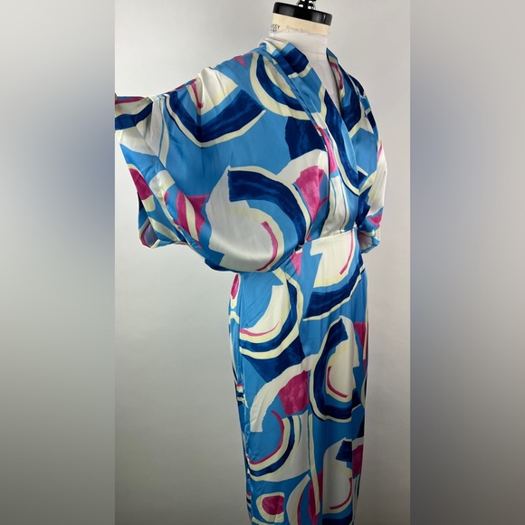 💚 3398. Satin Finish Abstract Print Maxi Dress - Picture 2 of 9